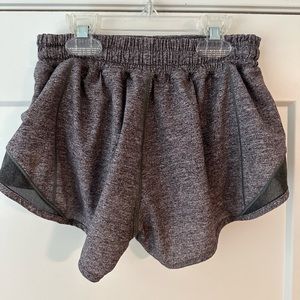 Lululemon Hotty Hot shorts Heather Gray Size 2 Inseam 2.5